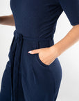 Wrenna effen marineblauwe jumpsuit met lange pijpen