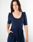 Wrenna effen marineblauwe jumpsuit met lange pijpen