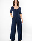 Wrenna effen marineblauwe jumpsuit met lange pijpen